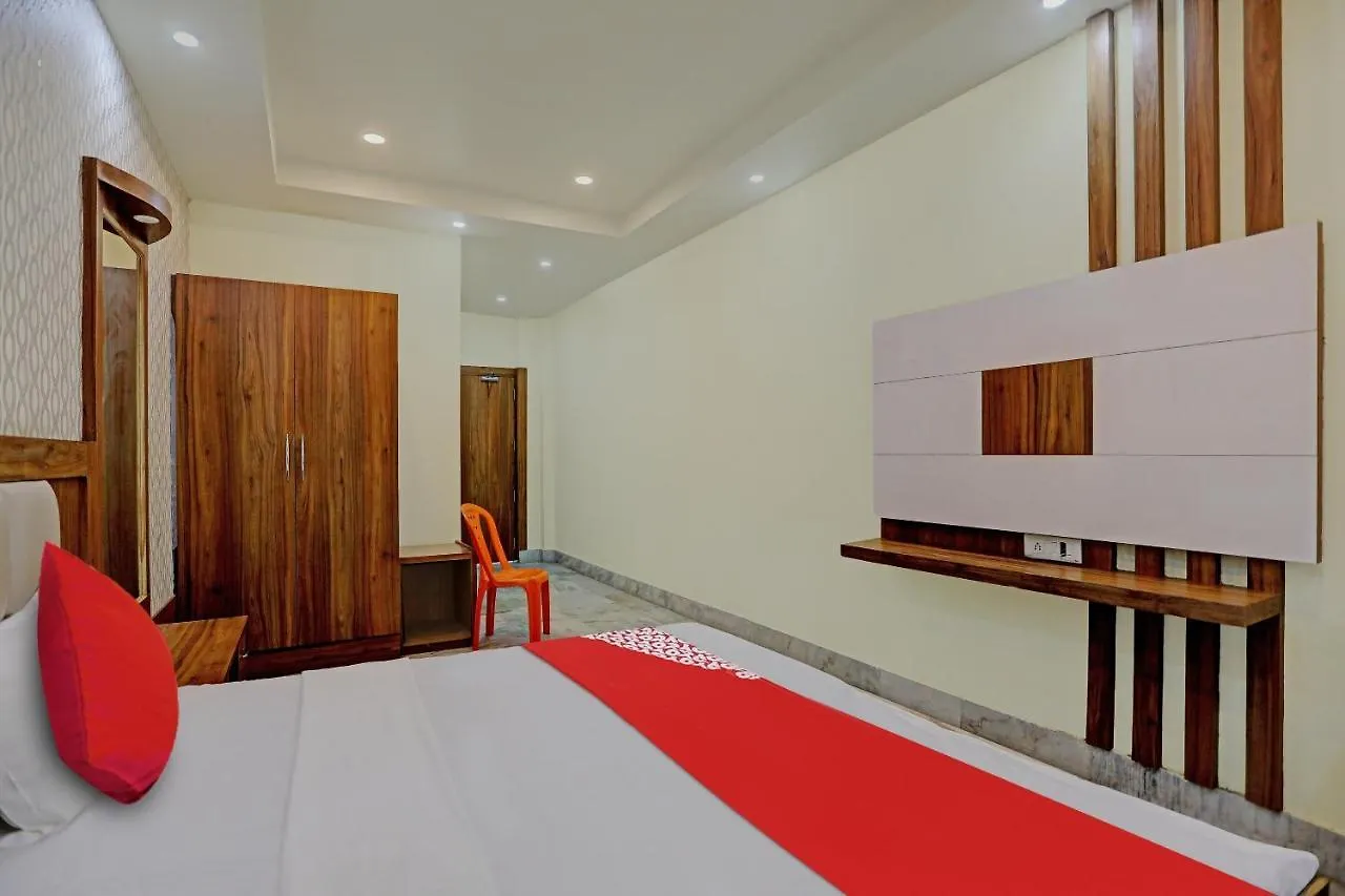 Oyo Flagship Gv Palace Varanasi Otel