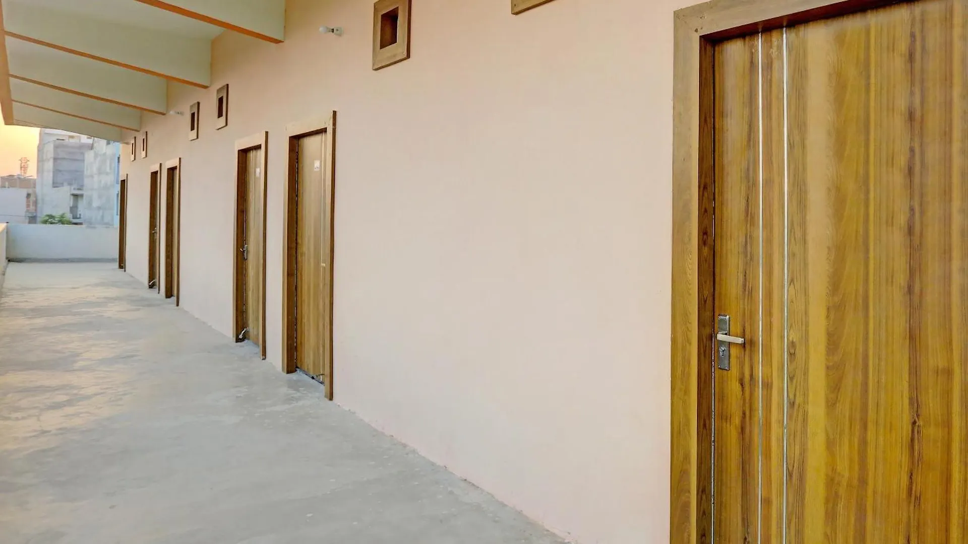Oyo Flagship Gv Palace Varanasi