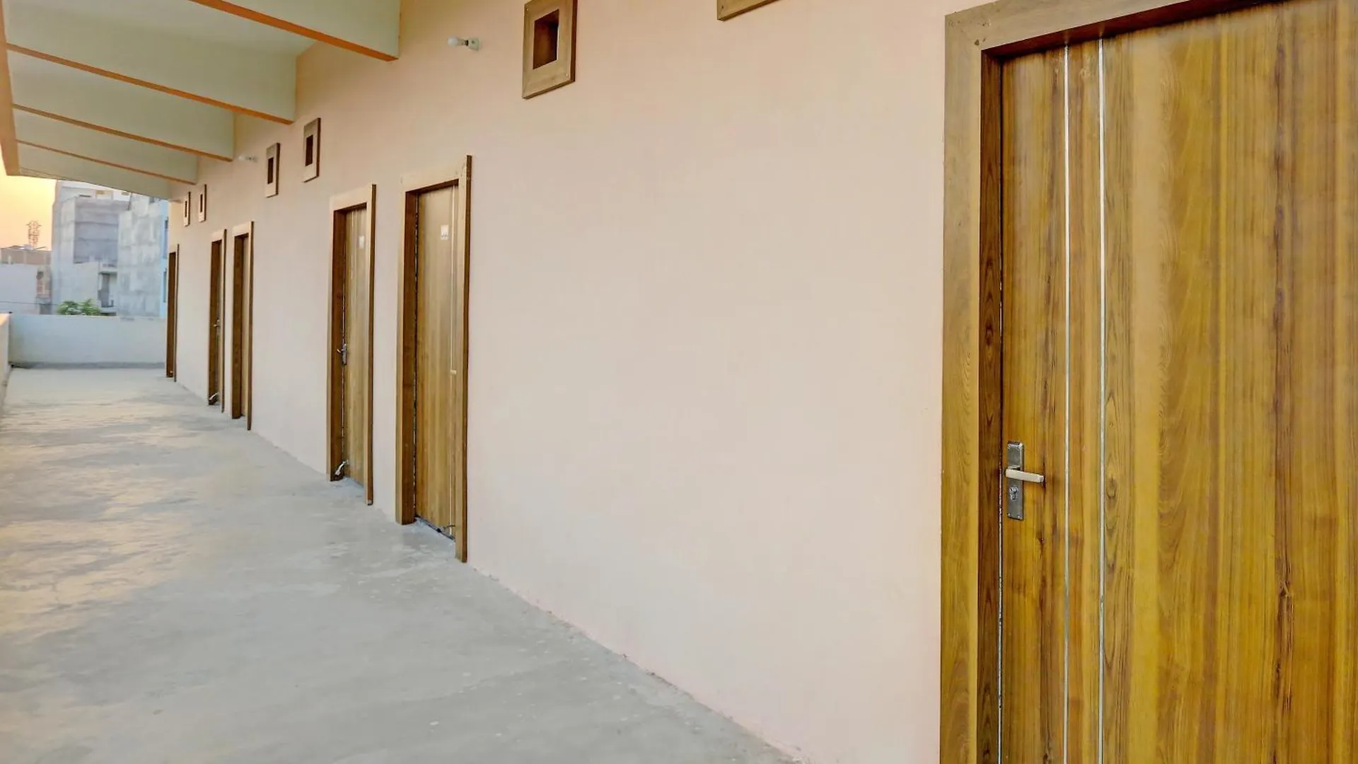 Oyo Flagship Gv Palace Varanasi 3*, Kakarmatha Hindistan